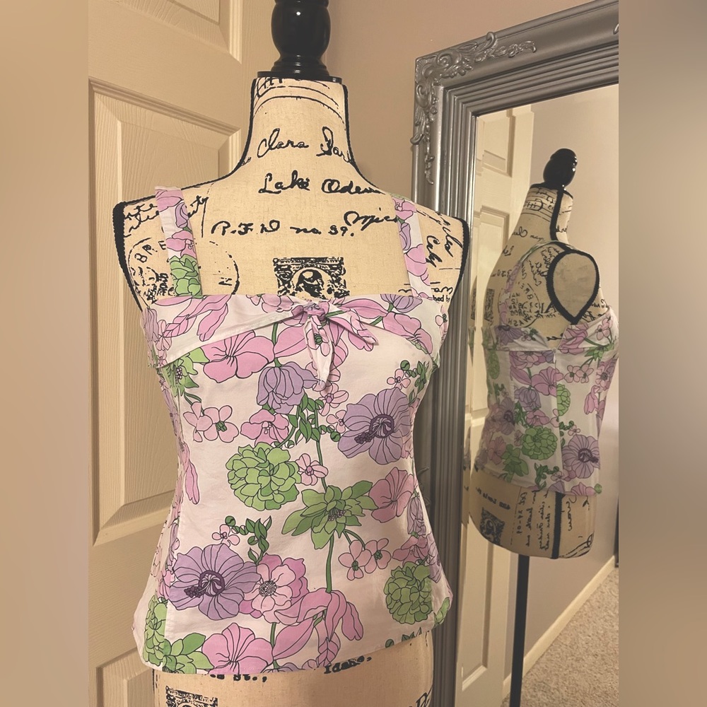 Sleeveless blouse